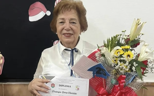 Dora terminó el secundario a los 77 y conmovió a todos en las redes: “Estudiar fue lo mejor de mi vida”